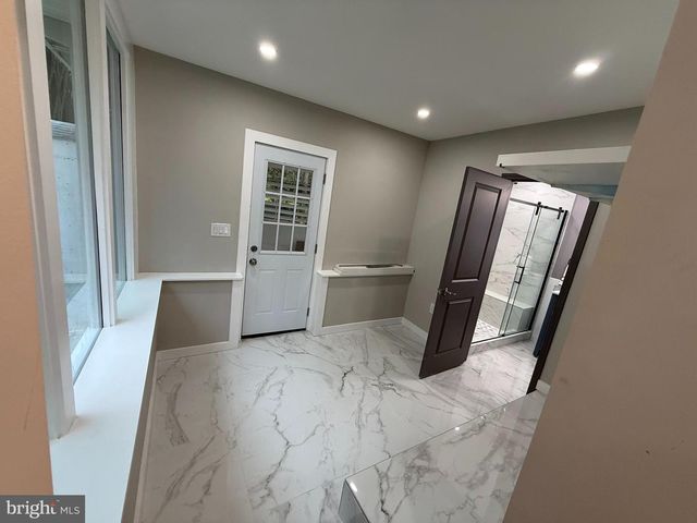 3020 FREDSEN PL, Falls Church, VA 22042