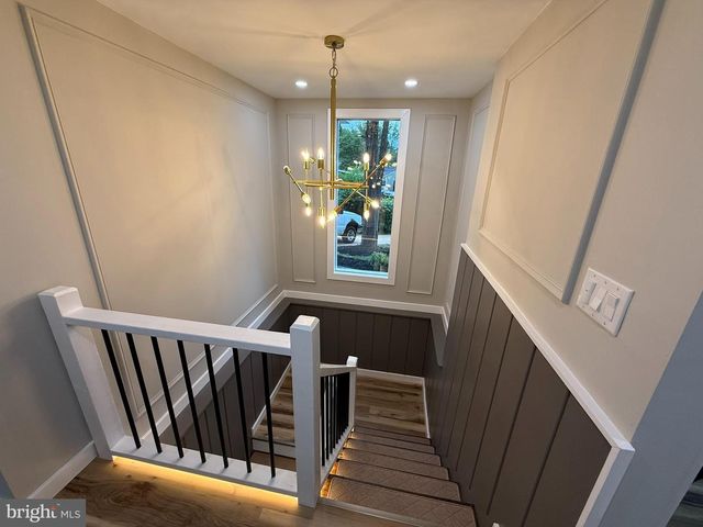 3020 FREDSEN PL, Falls Church, VA 22042