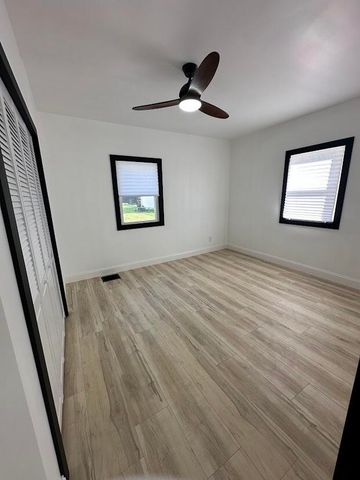 229 E Beam Street, Porter, IN 46304