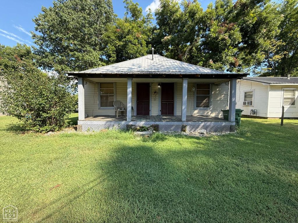 411 SW Lawrence Street SW, Hoxie, AR 72433