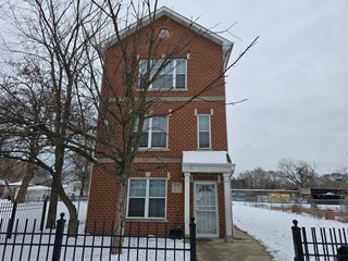 7047 S Lowe Avenue, Chicago, IL 60621