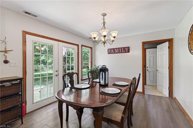 12 Holston LN, Hampton, VA 23664