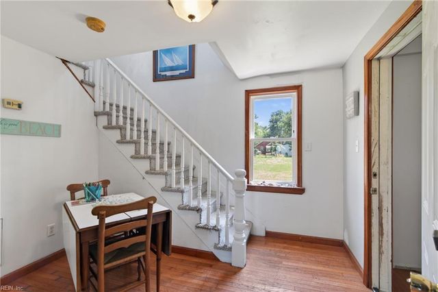 12 Holston LN, Hampton, VA 23664