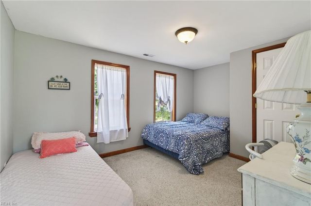 12 Holston LN, Hampton, VA 23664