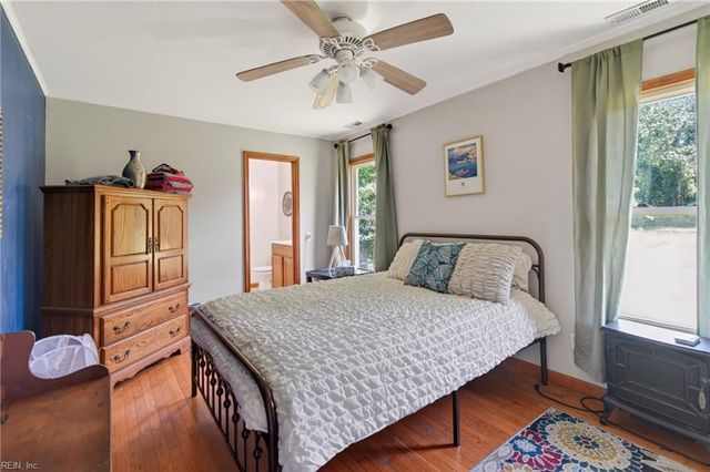 12 Holston LN, Hampton, VA 23664