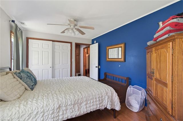 12 Holston LN, Hampton, VA 23664