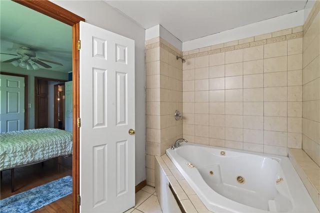 12 Holston LN, Hampton, VA 23664