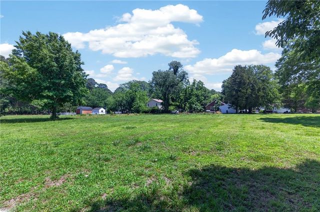 12 Holston LN, Hampton, VA 23664