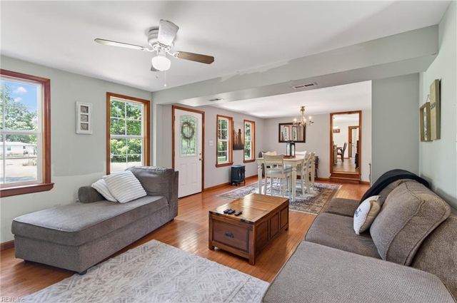 12 Holston LN, Hampton, VA 23664