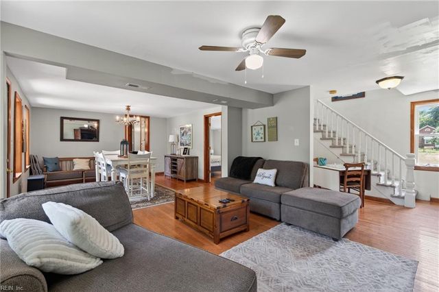 12 Holston LN, Hampton, VA 23664
