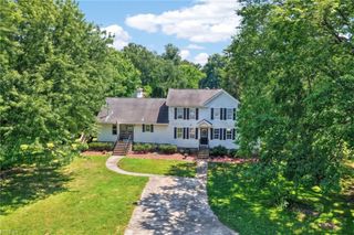 12 Holston LN, Hampton, VA 23664