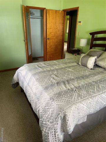 7234 Davison Road, Davison, MI 48423