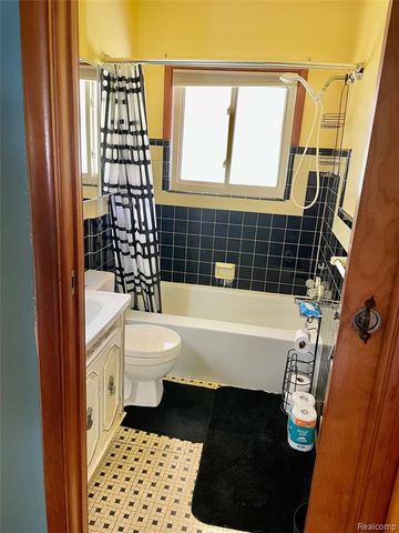 7234 Davison Road, Davison, MI 48423