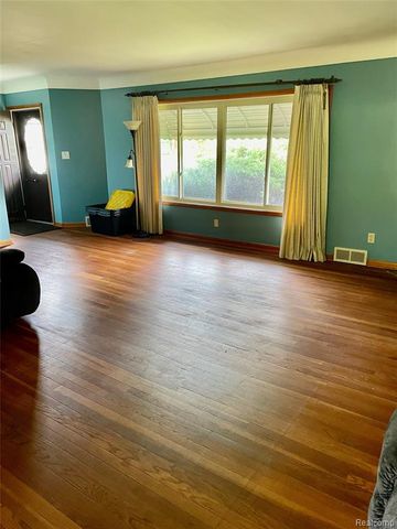 7234 Davison Road, Davison, MI 48423