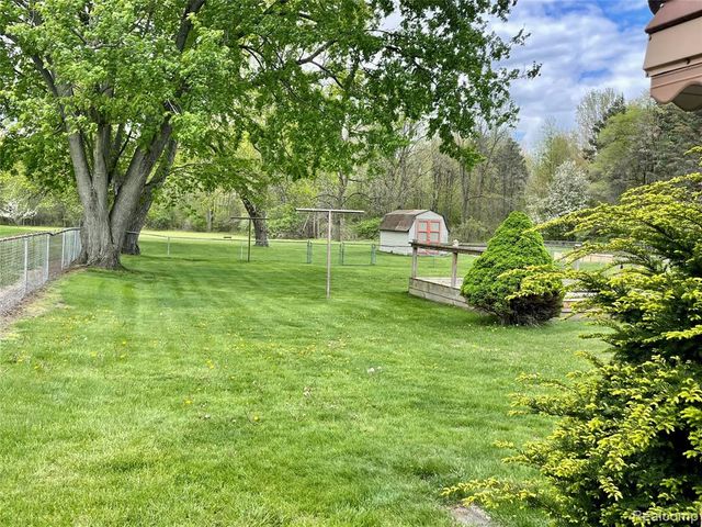 7234 Davison Road, Davison, MI 48423