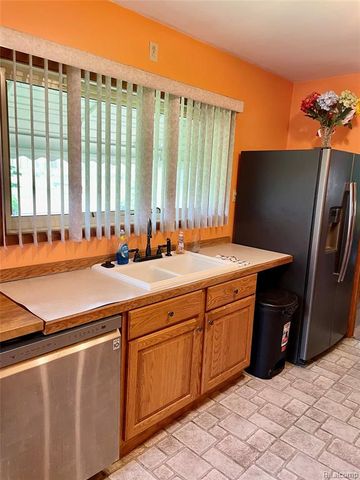 7234 Davison Road, Davison, MI 48423