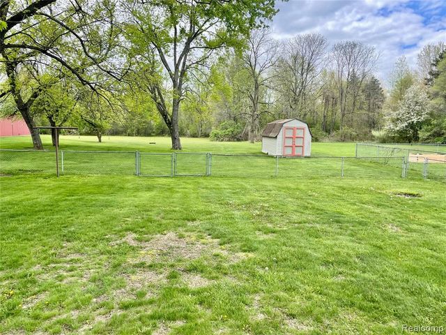 7234 Davison Road, Davison, MI 48423