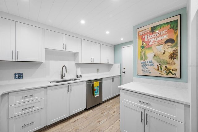 1621 GULF BOULEVARD 706, Clearwater Beach, FL 33767
