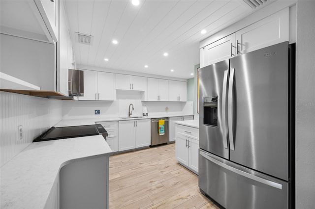 1621 GULF BOULEVARD 706, Clearwater Beach, FL 33767