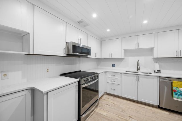 1621 GULF BOULEVARD 706, Clearwater Beach, FL 33767