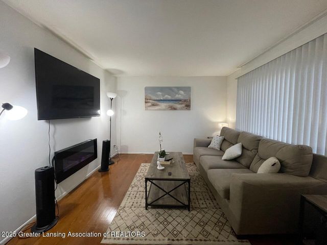 4018 Clayborn Road, Lansing, MI 48911