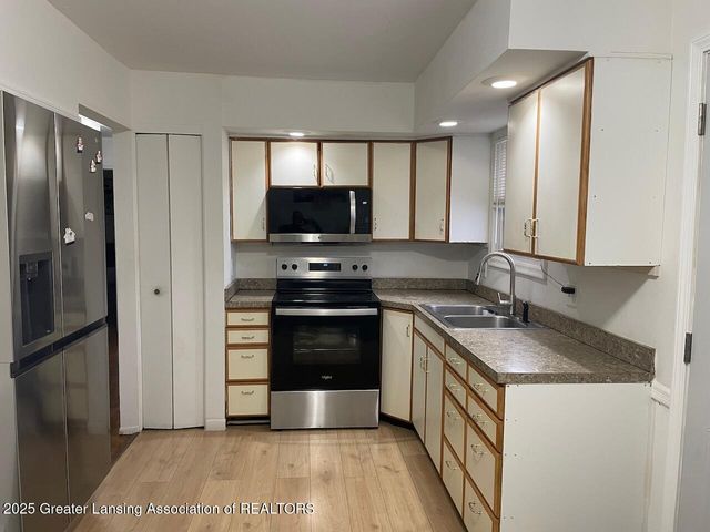 4018 Clayborn Road, Lansing, MI 48911