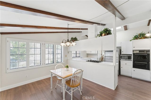 5666 Rawlings, Woodland Hills, CA 91367
