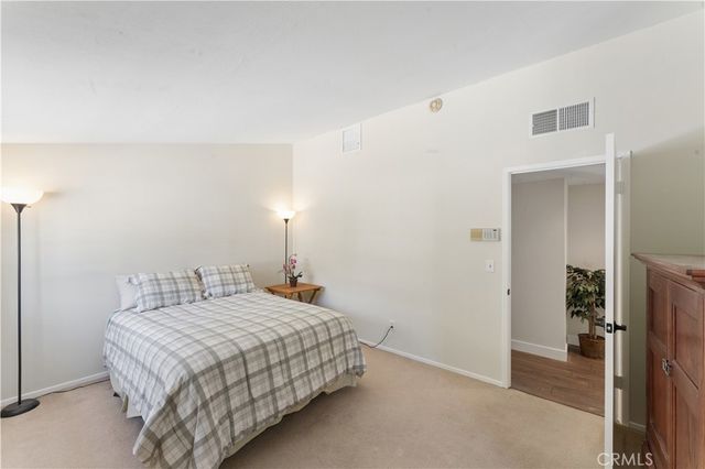5666 Rawlings, Woodland Hills, CA 91367