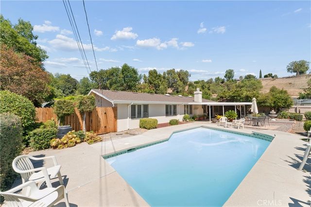 5666 Rawlings, Woodland Hills, CA 91367
