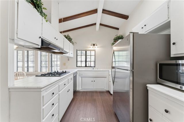 5666 Rawlings, Woodland Hills, CA 91367