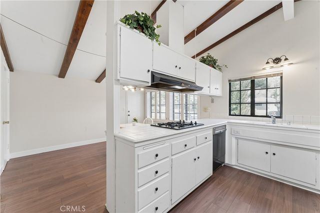 5666 Rawlings, Woodland Hills, CA 91367