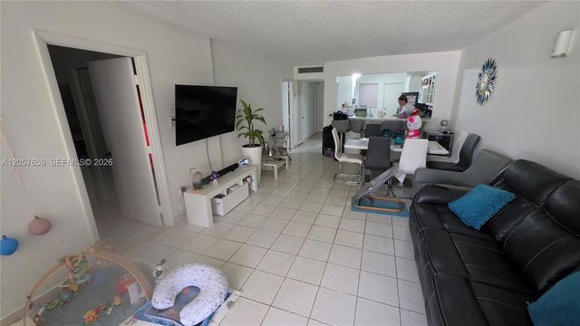 1710 NE 191st St 103-3, Miami, FL 33179