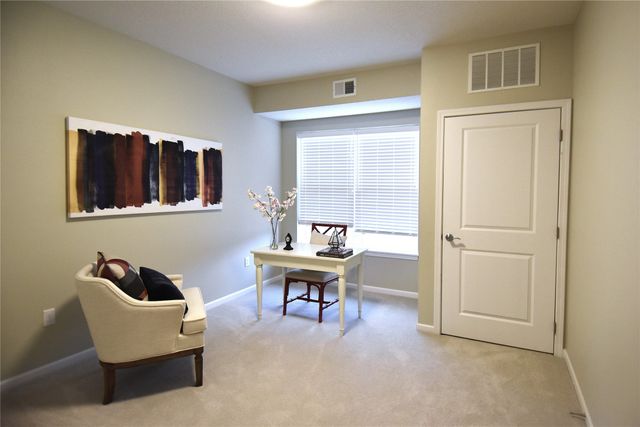 1427 34th Avenue SW 201, Altoona, IA 50009