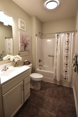 1427 34th Avenue SW 201, Altoona, IA 50009