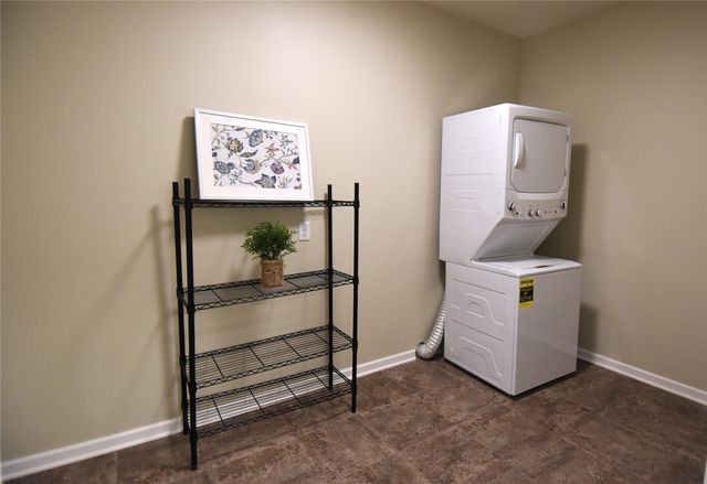 1427 34th Avenue SW 201, Altoona, IA 50009