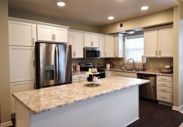 1427 34th Avenue SW 201, Altoona, IA 50009