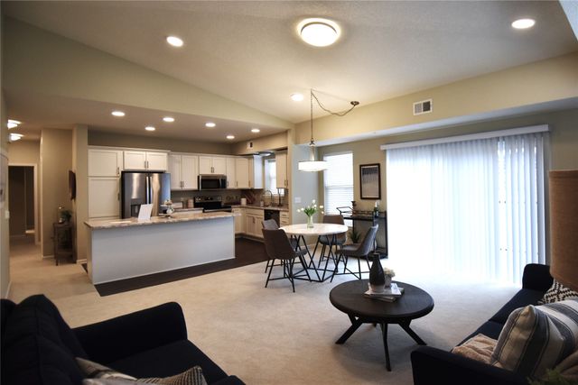 1427 34th Avenue SW 201, Altoona, IA 50009