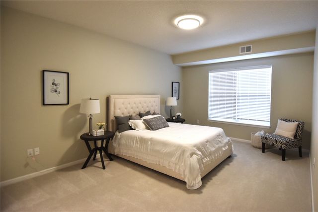 1427 34th Avenue SW 201, Altoona, IA 50009