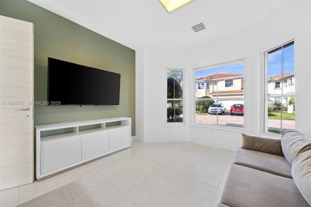 1549 Breakwater Ter 1549, Hollywood, FL 33019