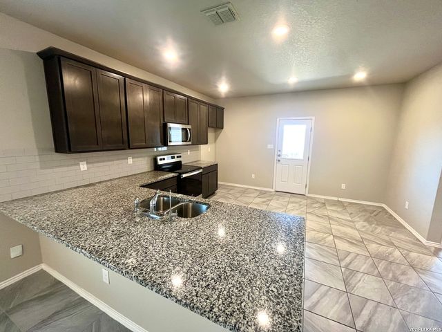 4238 Admirals Bnd, San Antonio, TX 78109