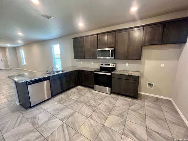4238 Admirals Bnd, San Antonio, TX 78109