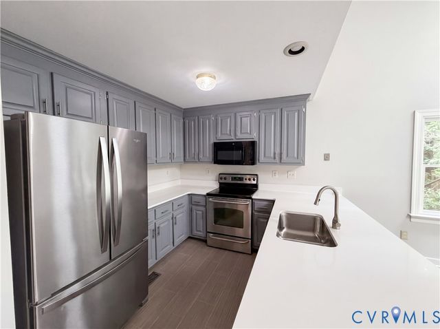 5517 W Bay Ct, Midlothian, VA 23112