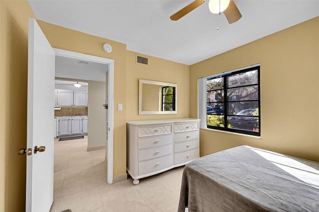 138 S Cypress Road 214, Pompano Beach, FL 33060