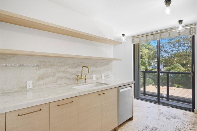 2575 S Bayshore Drive 4A, Miami, FL 33133