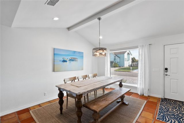 21 Flamingo Road, Rockport, TX 78382