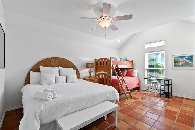 21 Flamingo Road, Rockport, TX 78382