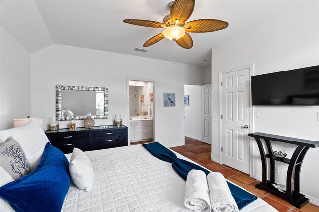 21 Flamingo Road, Rockport, TX 78382