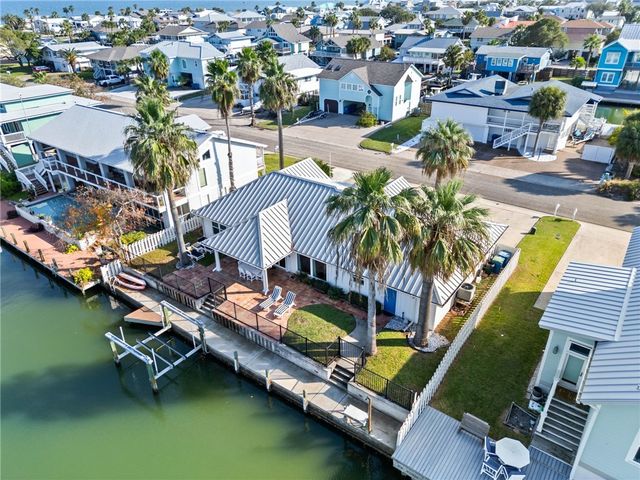 21 Flamingo Road, Rockport, TX 78382