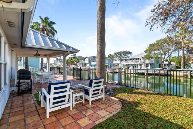 21 Flamingo Road, Rockport, TX 78382