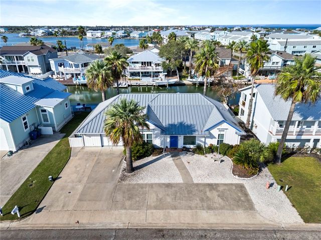 21 Flamingo Road, Rockport, TX 78382
